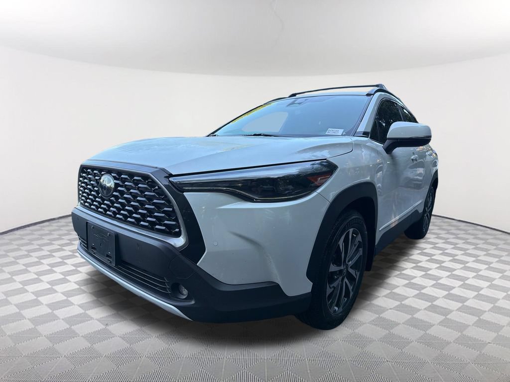 Used 2024 Toyota Corolla Cross XLE FWD image 1
