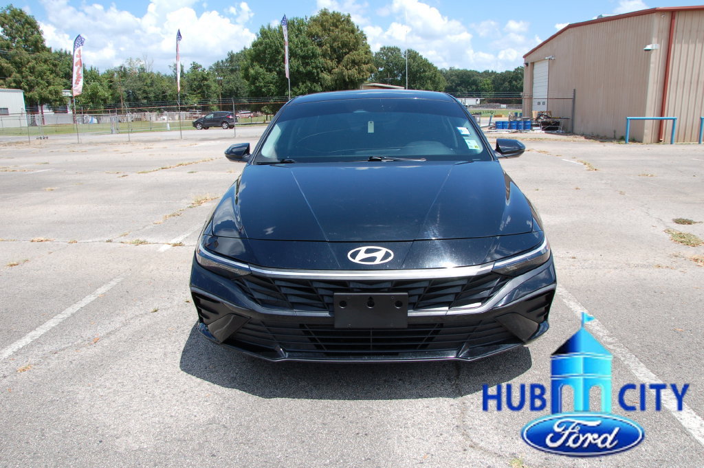 Used 2024 Hyundai Elantra SEL FWD image 8