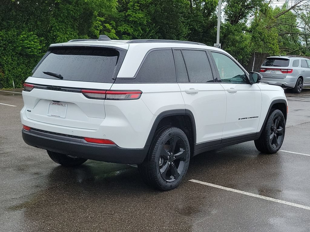 New 2026 Jeep Grand Cherokee Limited w/ Limited Altitude Package AWD/4WD image 4