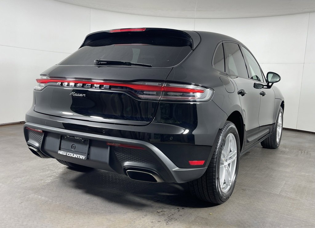 Certified 2025 Porsche Macan image 7