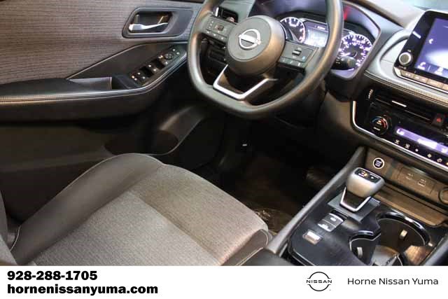 Used 2022 Nissan Rogue SV image 10