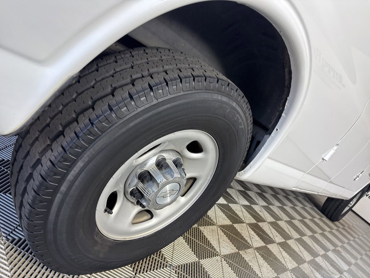 Used 2017 Chevrolet Express 3500 LT w/ LT Preferred Equipment Group image 26