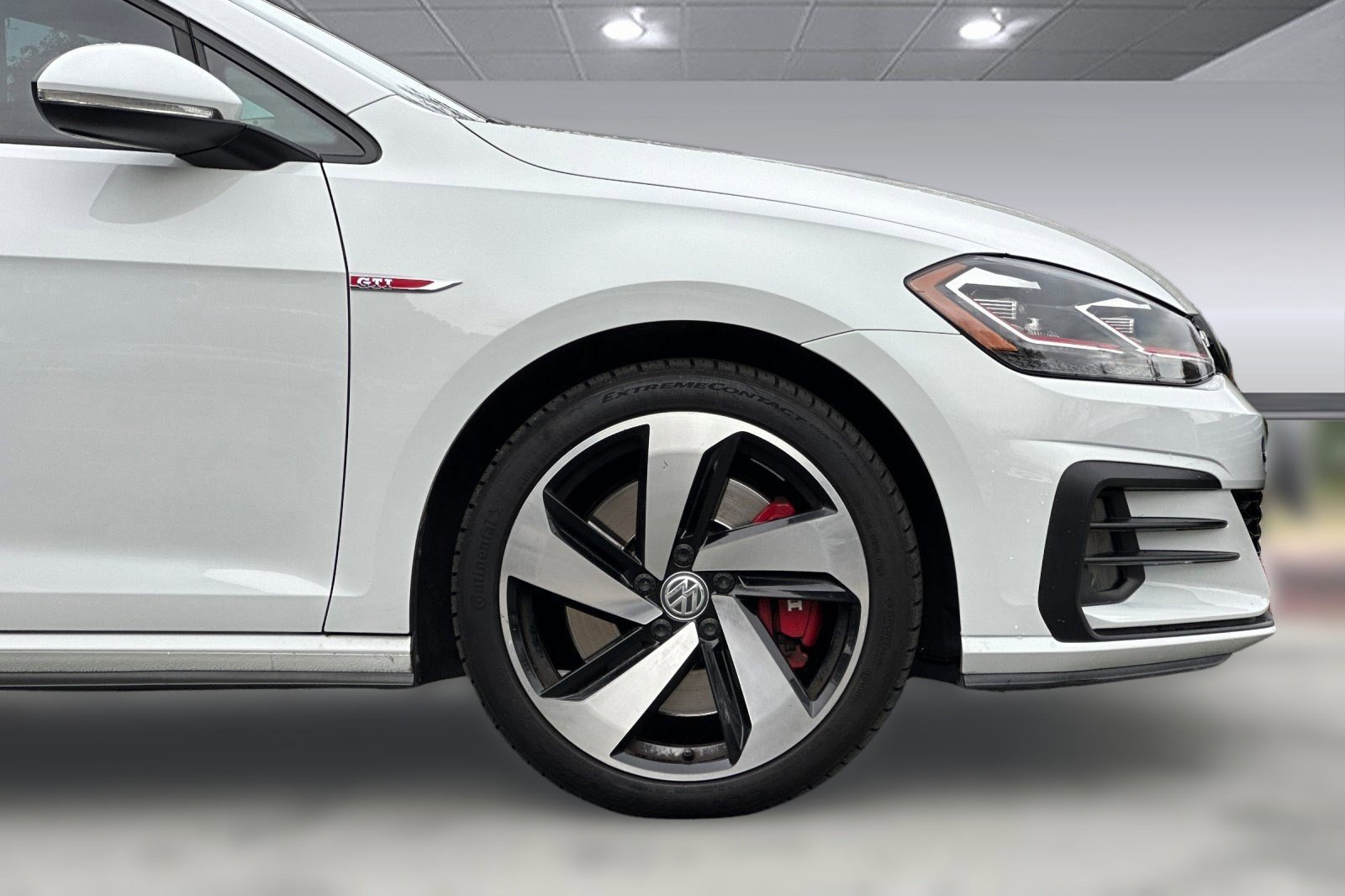 Used 2019 Volkswagen GTI SE w/ SE Experience Package image 34