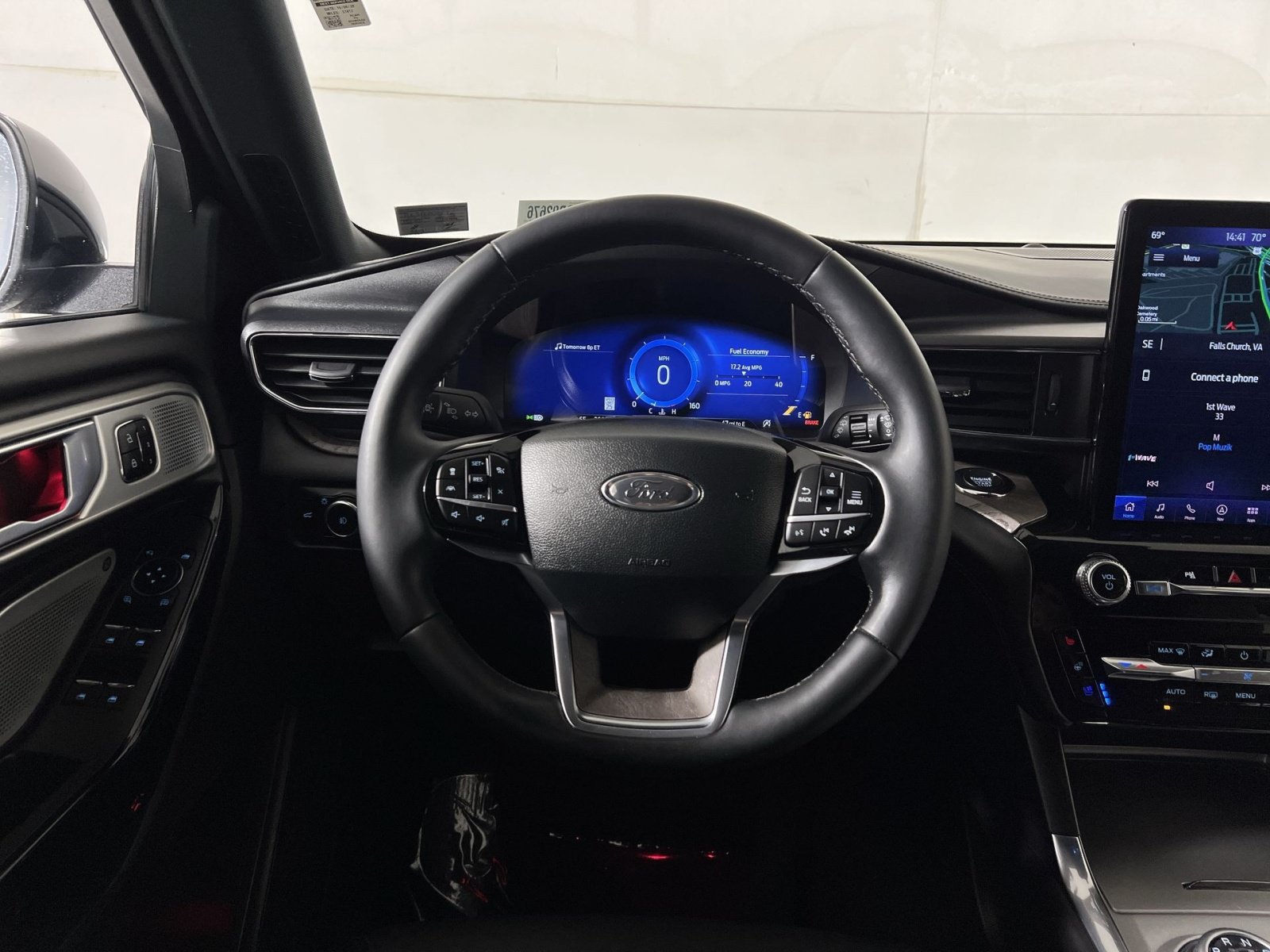 Certified 2023 Ford Explorer Platinum w/ Technology Package AWD/4WD image 14