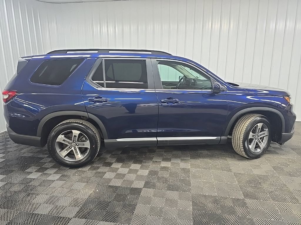 Used 2023 Honda Pilot EX-L image 2