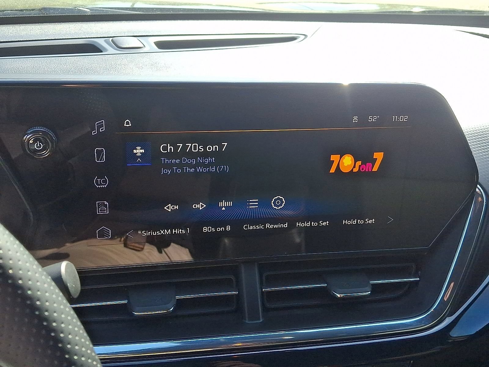 Used 2025 Chevrolet Trax RS w/ Driver Confidence Package FWD image 16