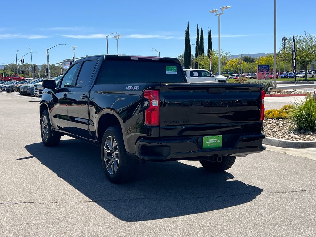 Used 2022 Chevrolet Silverado 1500 RST w/ LPO, Blackout Package AWD/4WD image 5