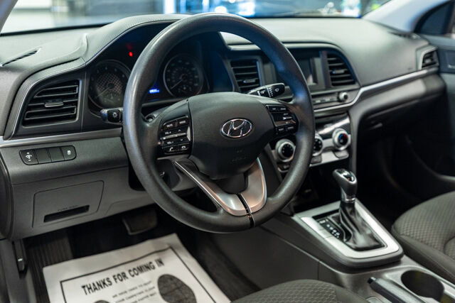 Used 2019 Hyundai Elantra SE w/ Winter Weather Package image 11