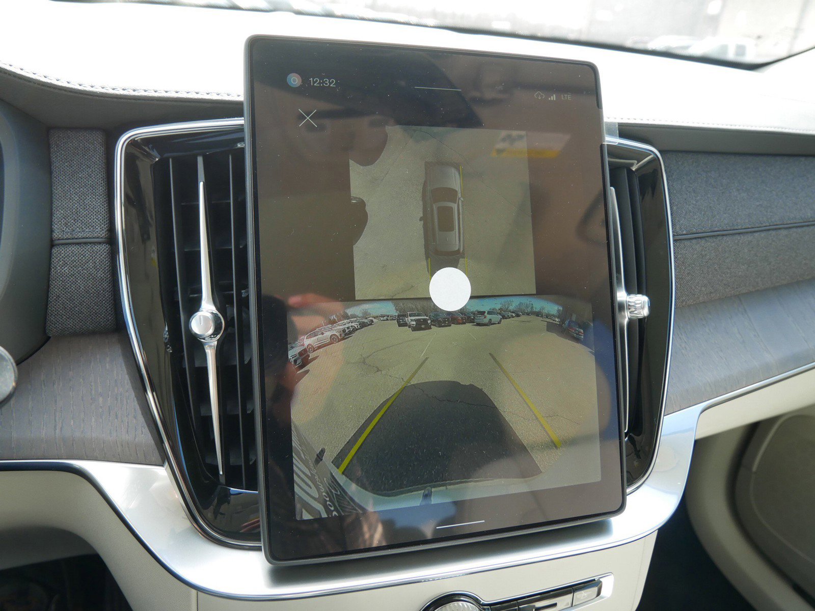 New 2026 Volvo XC90 T8 Ultra w/ Protection Package Premier image 10