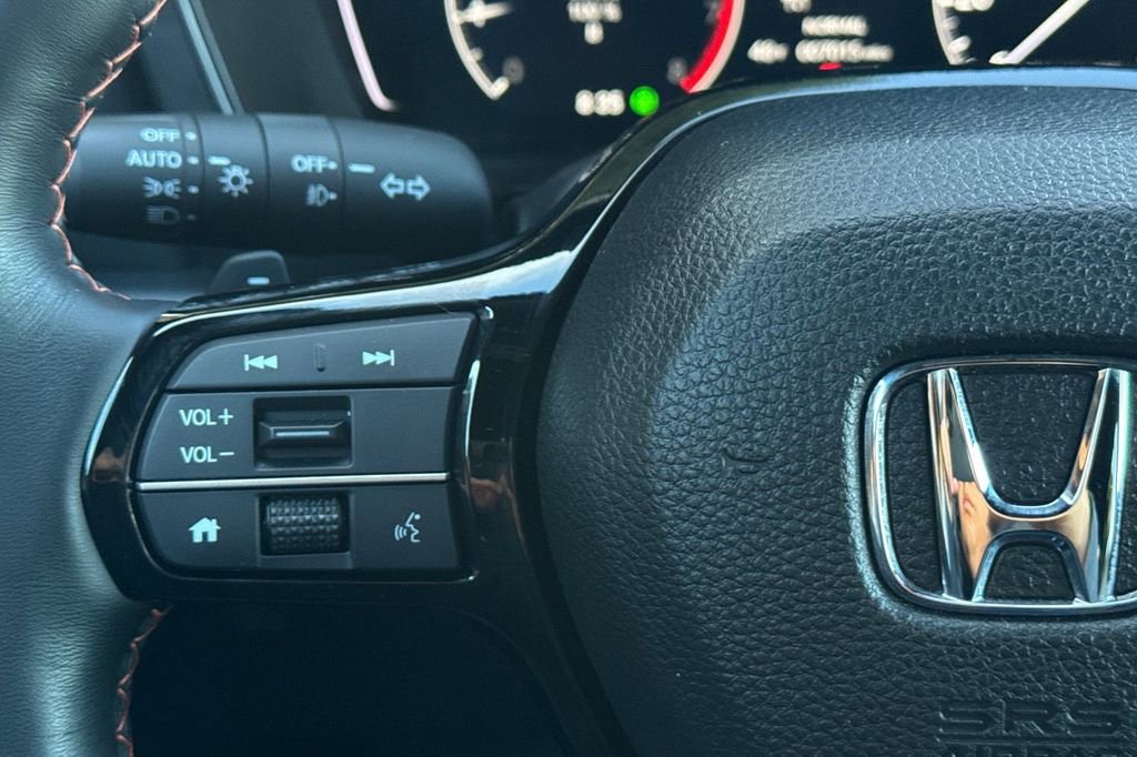 Used 2025 Honda Pilot TrailSport image 28