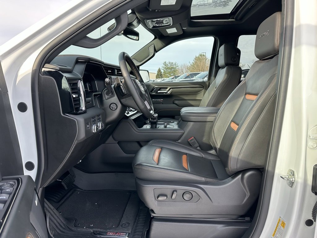 Used 2025 GMC Sierra 1500 AT4 w/ AT4 Premium Package image 2
