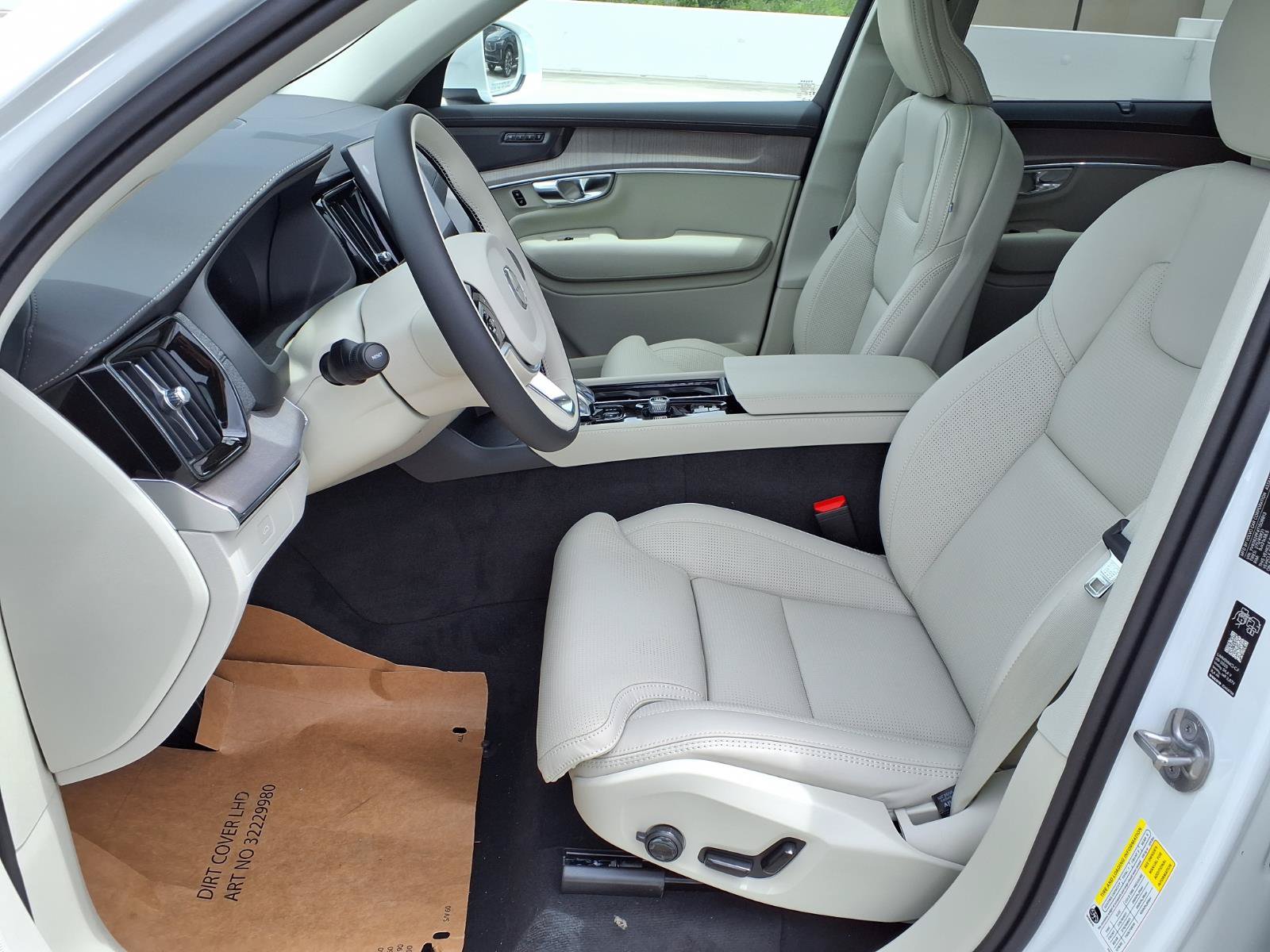 New 2026 Volvo XC90 B6 Ultra w/ Protection Package AWD/4WD image 13