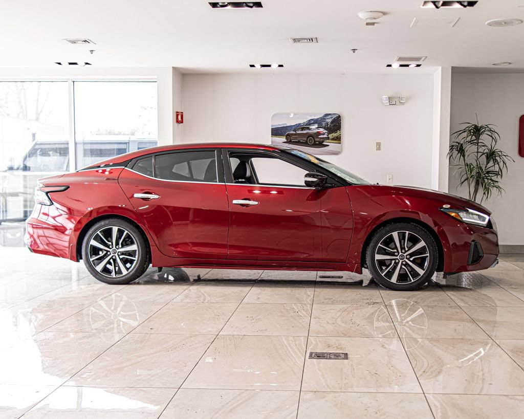 Used 2023 Nissan Maxima SL FWD image 9