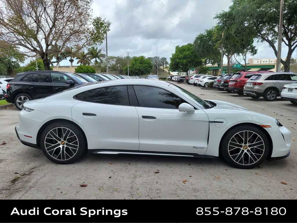 Used 2023 Porsche Taycan image 9