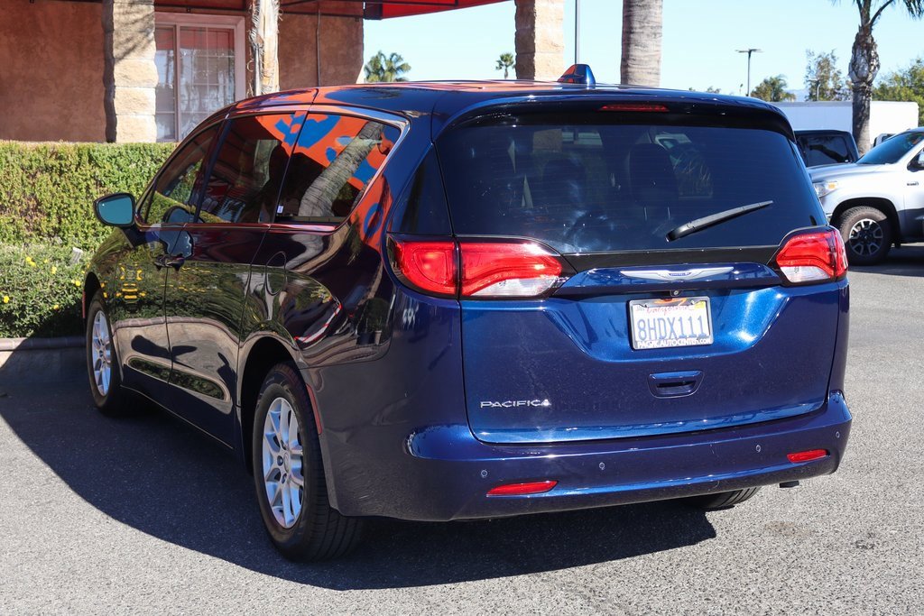 Used 2019 Chrysler Pacifica Touring image 6