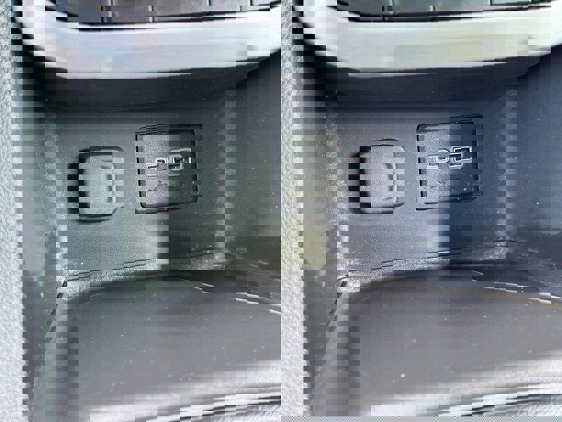 Used 2023 GMC Acadia SLE image 23