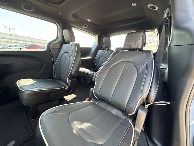 New 2026 Chrysler Pacifica Limited FWD image 19
