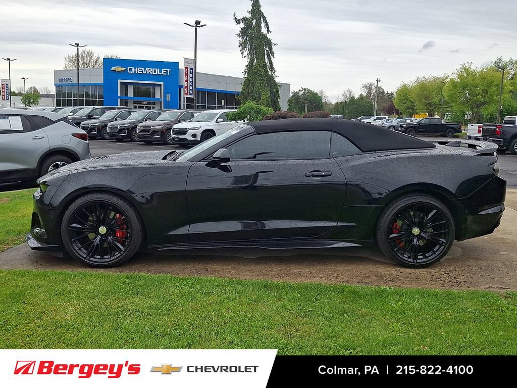 Used 2022 Chevrolet Camaro SS RWD image 9
