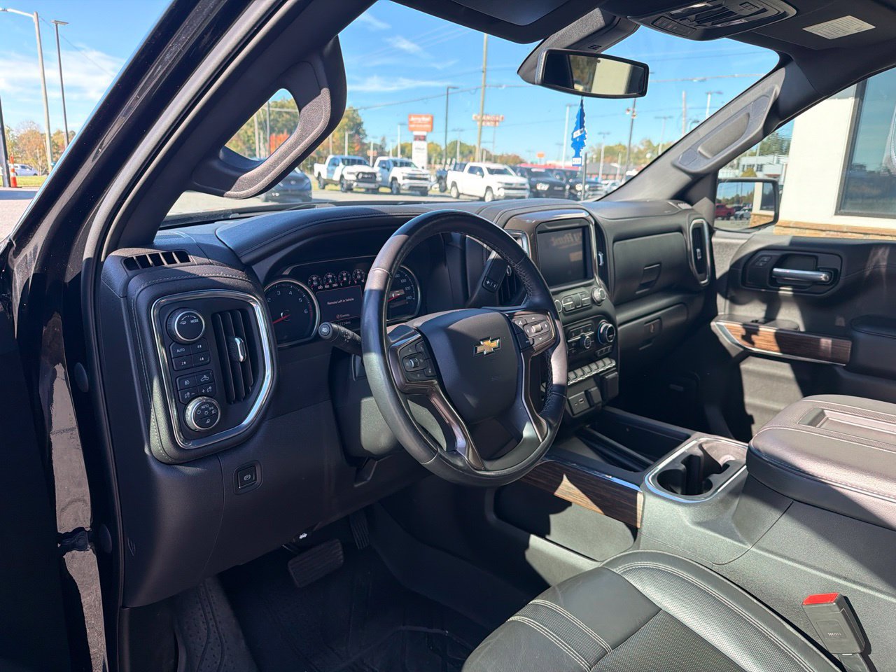 Used 2021 Chevrolet Silverado 1500 High Country w/ Safety Package II AWD/4WD image 4