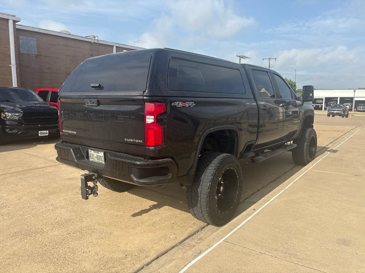 Used 2020 Chevrolet Silverado 2500 Custom w/ Custom Value Package AWD/4WD image 3