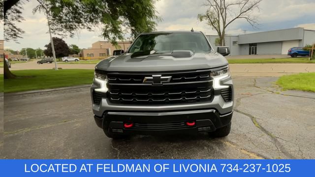 Used 2024 Chevrolet Silverado 1500 LT Trail Boss w/ LT Trail Boss Premium Package AWD/4WD image 3