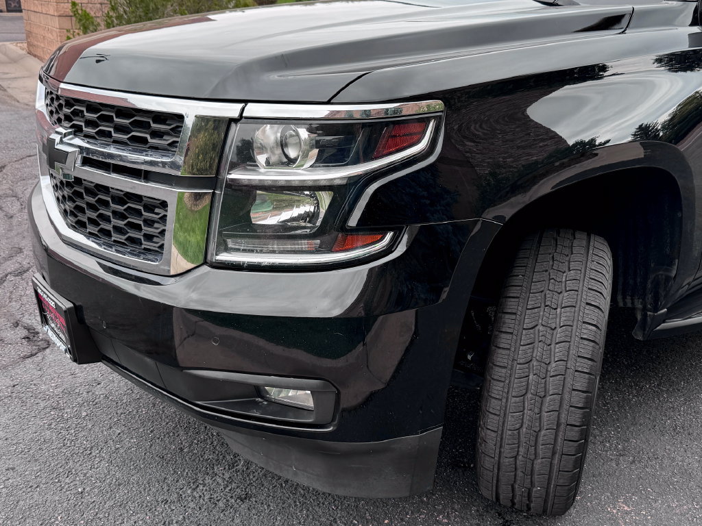 Used 2017 Chevrolet Suburban LT w/ Luxury Package AWD/4WD image 5