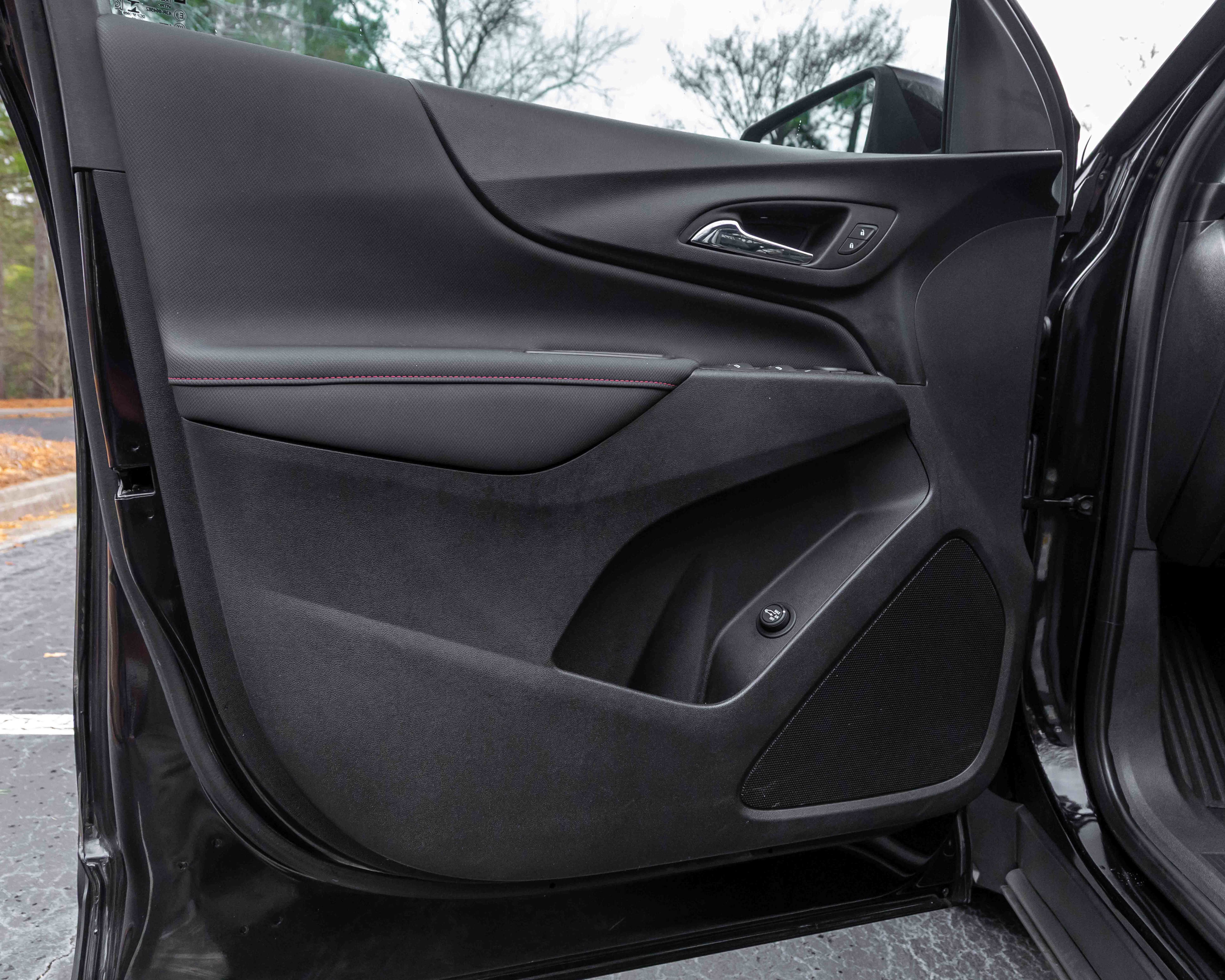 Used 2023 Chevrolet Equinox RS image 31