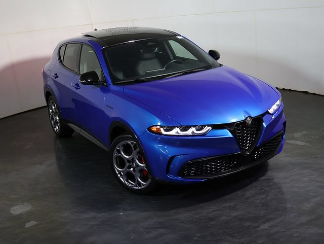 Used 2024 Alfa Romeo Tonale Ti w/ Premium Interior Package AWD/4WD image 7
