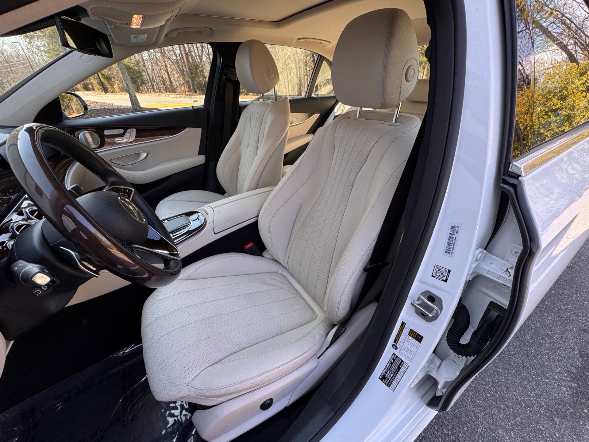 Used 2023 Mercedes-Benz E 350 4MATIC Sedan w/ Premium Package image 22