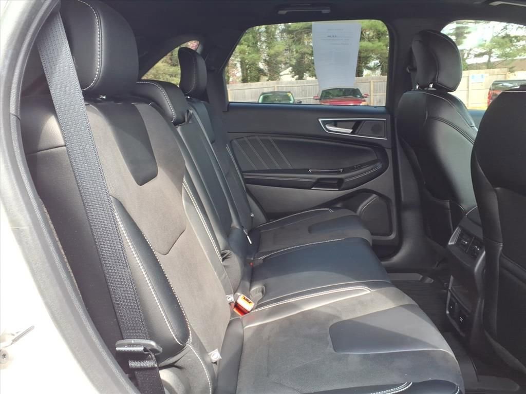 Used 2019 Ford Edge ST w/ Convenience Package AWD/4WD image 12