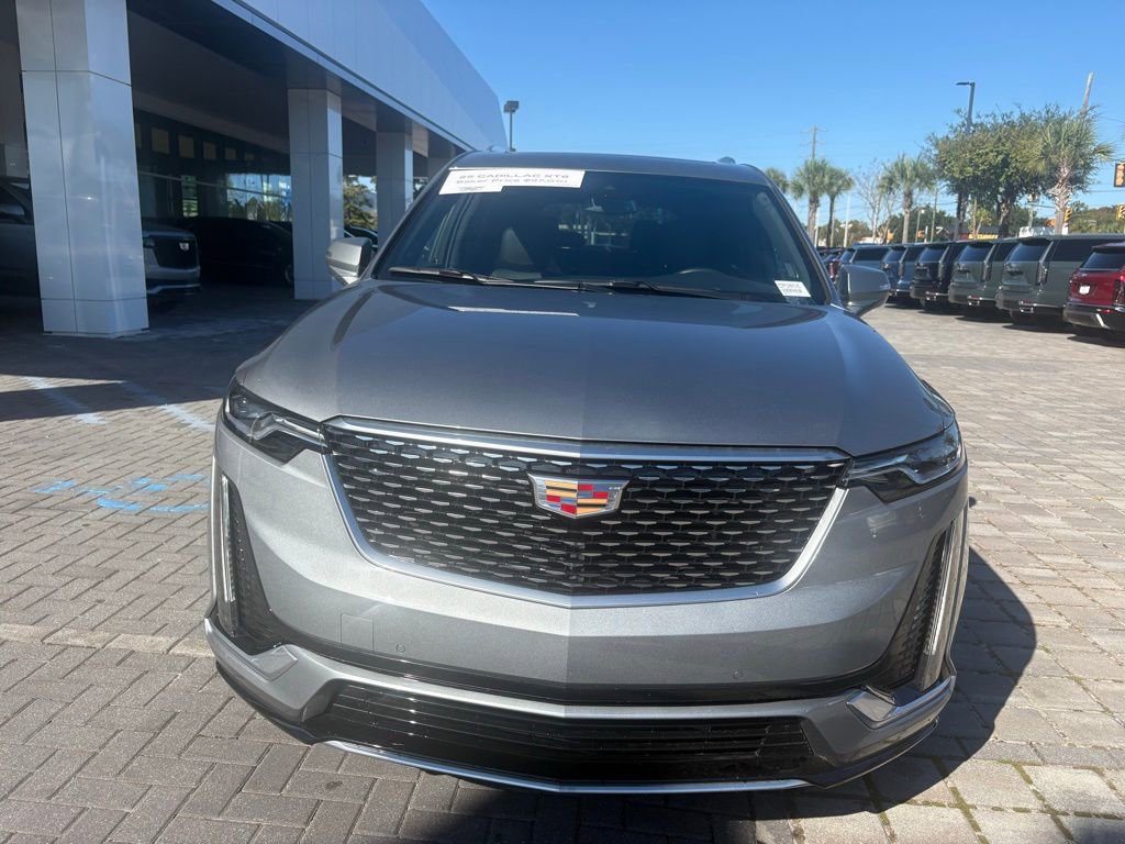 Certified 2025 Cadillac XT6 Premium Luxury image 4