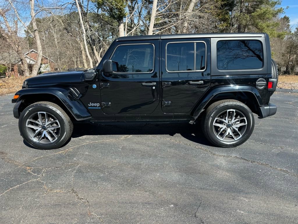 Used 2024 Jeep Wrangler Unlimited w/ Convenience Group image 3