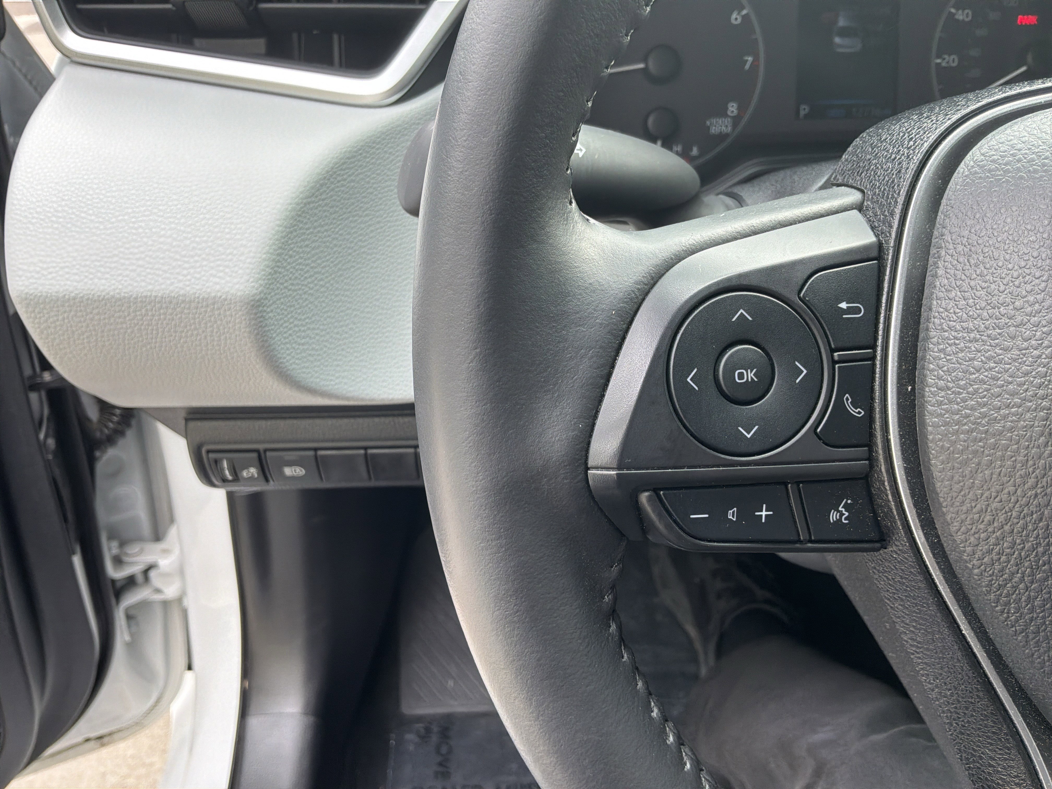 Used 2024 Toyota Corolla SE FWD image 19