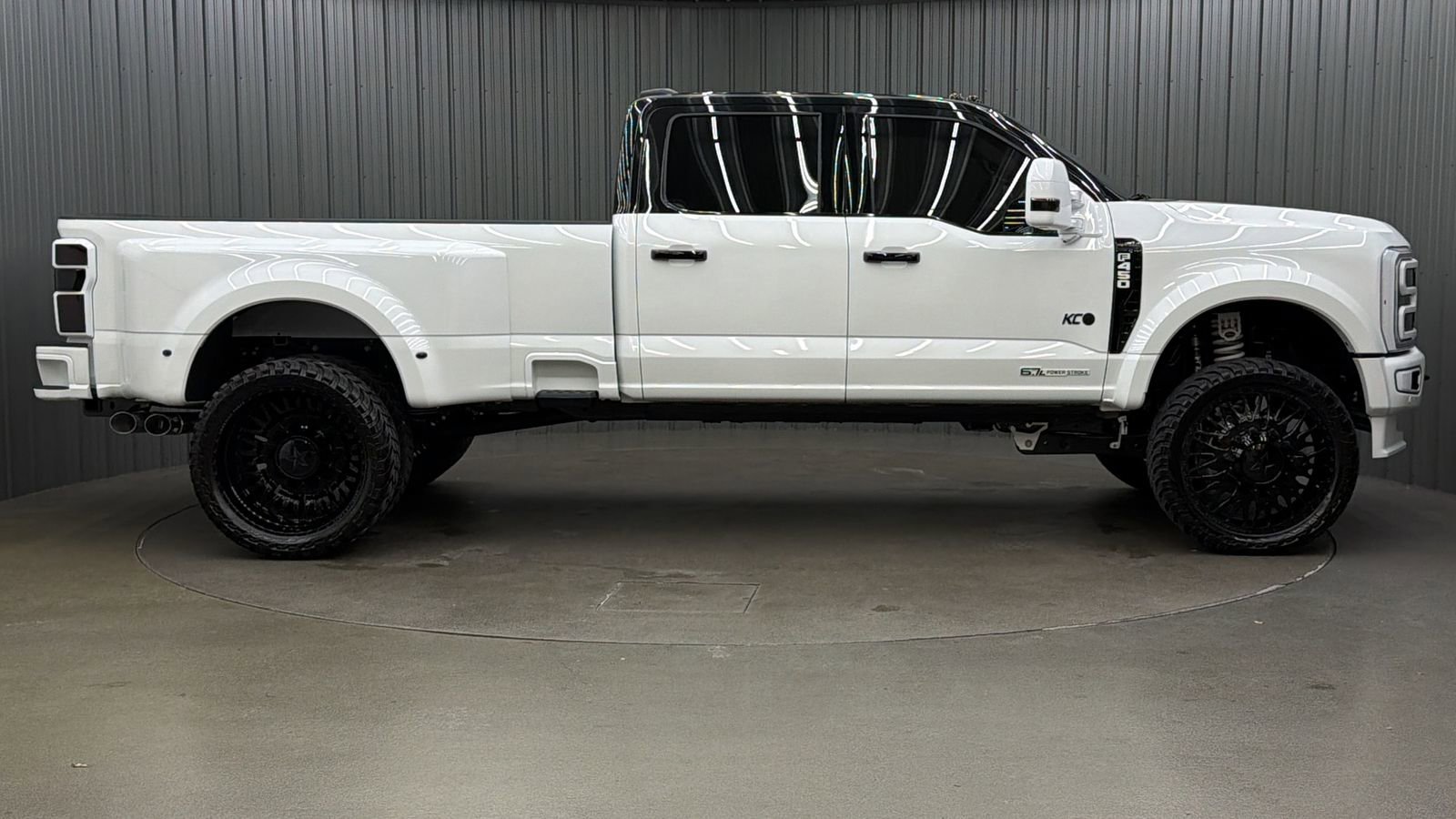 Used 2026 Ford F450 Platinum w/ Platinum Plus Package image 6