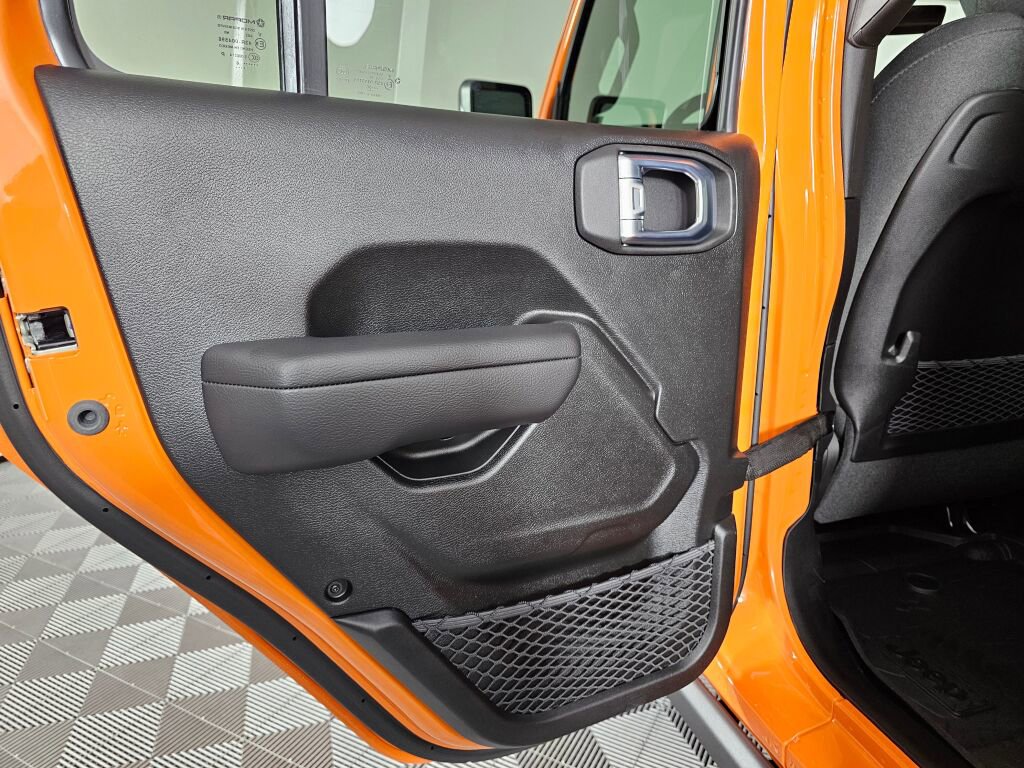 New 2026 Jeep Wrangler Unlimited Rubicon AWD/4WD image 32