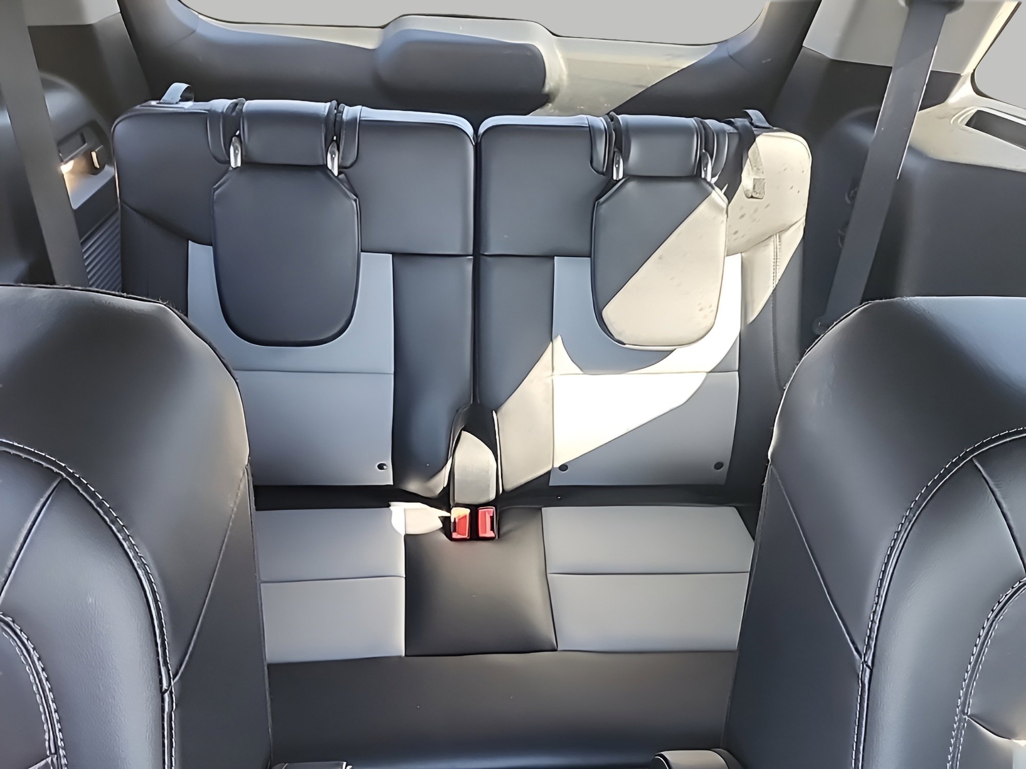 Certified 2023 Ford Explorer XLT w/ Equipment Group 202A image 8