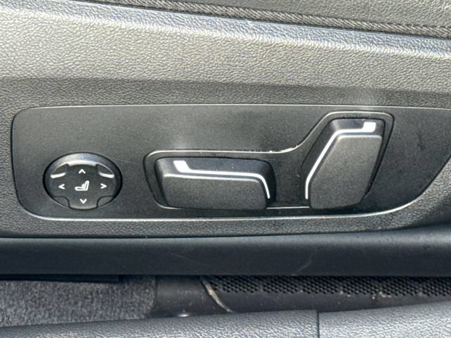 Used 2025 BMW 330i xDrive Sedan AWD/4WD image 23