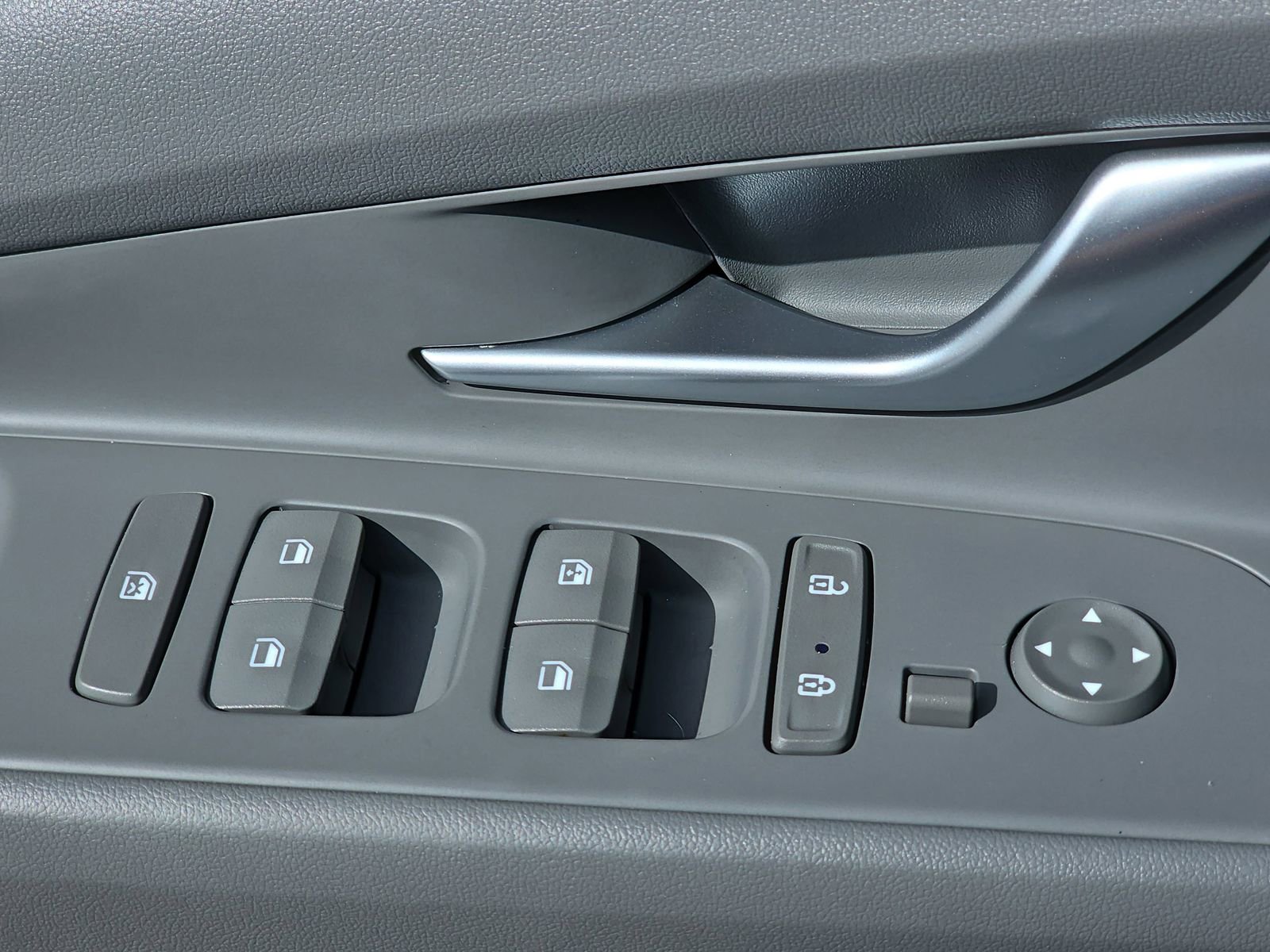 Certified 2023 Hyundai Elantra SEL image 31