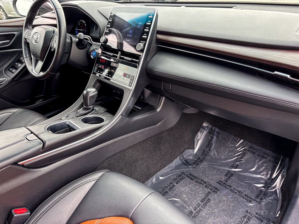Used 2020 Toyota Avalon XLE image 40