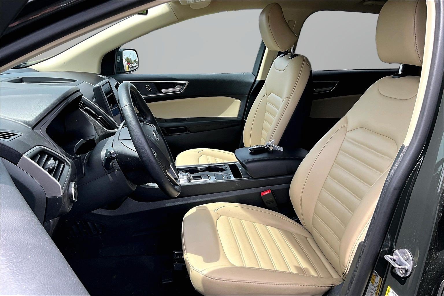 Used 2024 Ford Edge SEL w/ Convenience Package AWD/4WD image 16