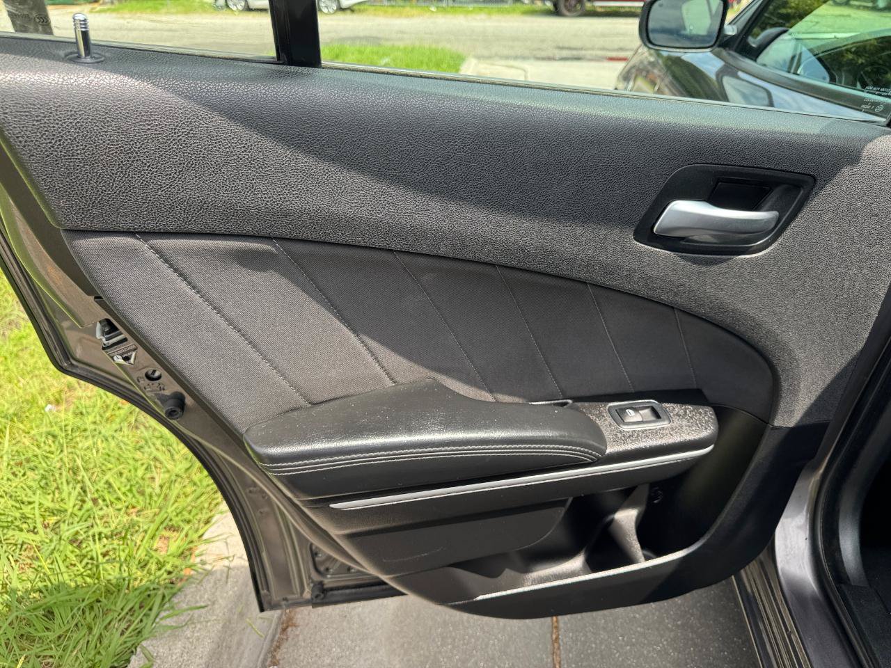 Used 2019 Dodge Charger SXT AWD/4WD image 15
