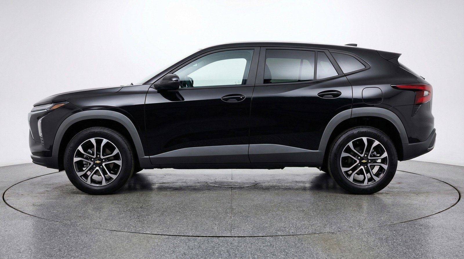 Used 2025 Chevrolet TrailBlazer LT w/ Driver Confidence Package AWD/4WD image 3