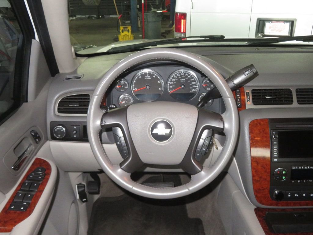 Used 2008 Chevrolet Avalanche LTZ w/ LTZ Preferred Equipment Group image 39