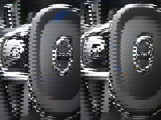 Certified 2025 Volvo XC60 T8 Ultra w/ Protection Package Premier image 15