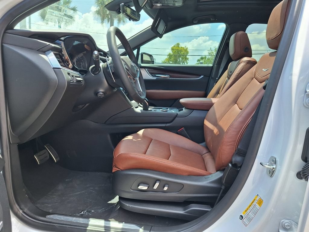 New 2026 Cadillac XT5 Sportv w/ LPO, Onyx Lite Package AWD/4WD image 14