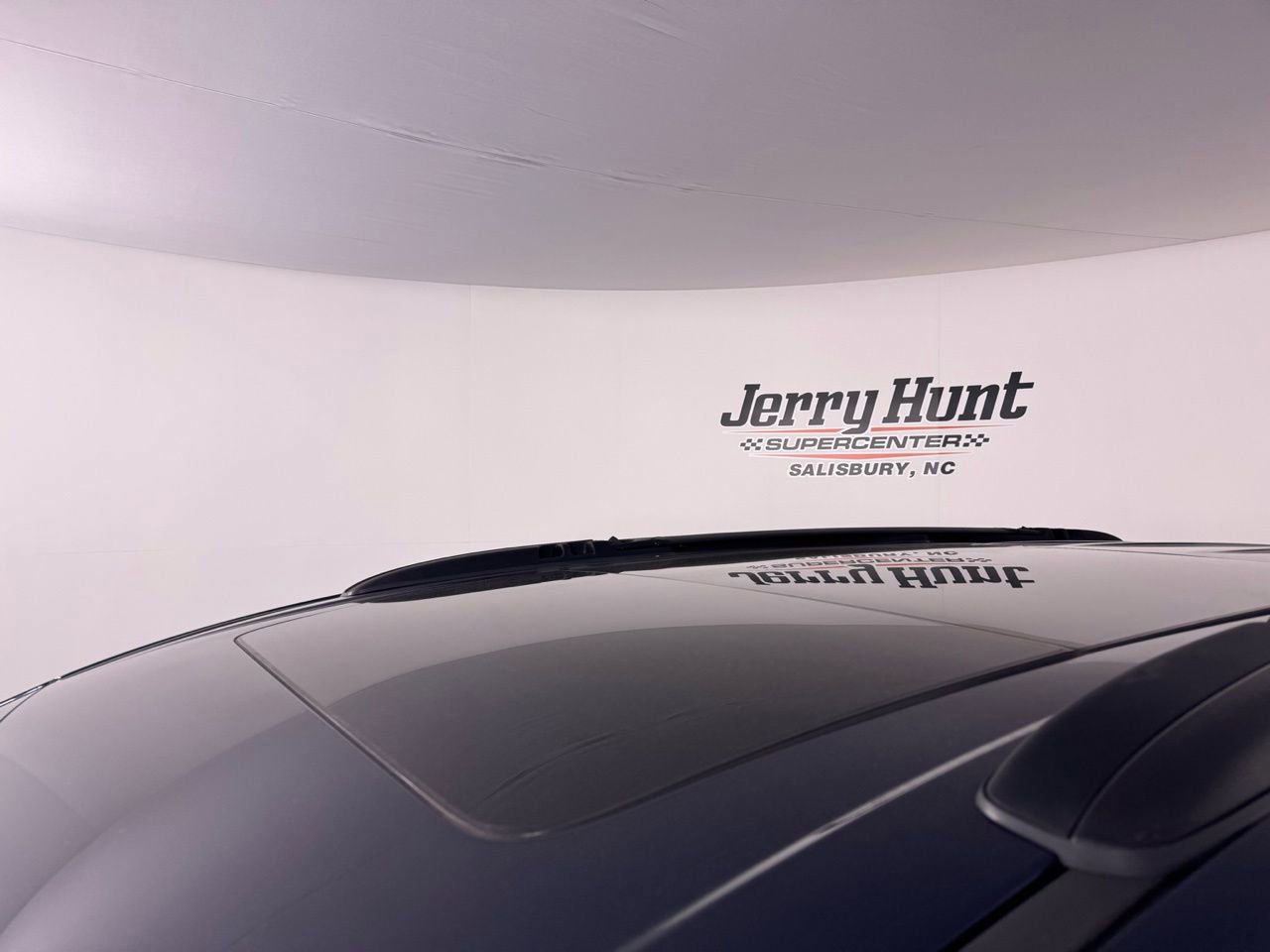 Used 2025 Chrysler Pacifica Limited image 6