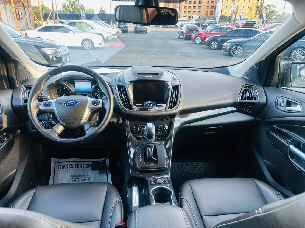 Used 2015 Ford Escape Titanium w/ Equipment Group 301A AWD/4WD image 8