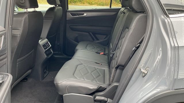 New 2026 Volkswagen Atlas Cross Sport SE image 21