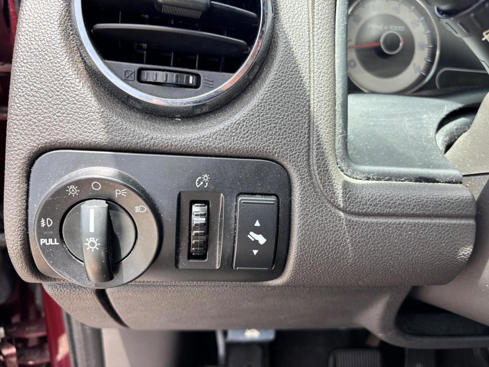 Used 2008 Ford Taurus X Eddie Bauer FWD image 23