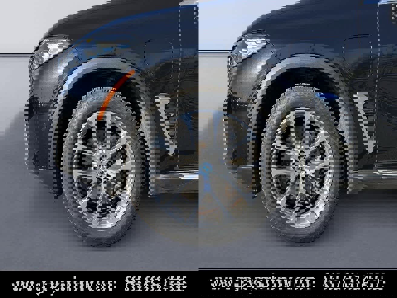 Used 2024 BMW X5 xDrive50e image 9